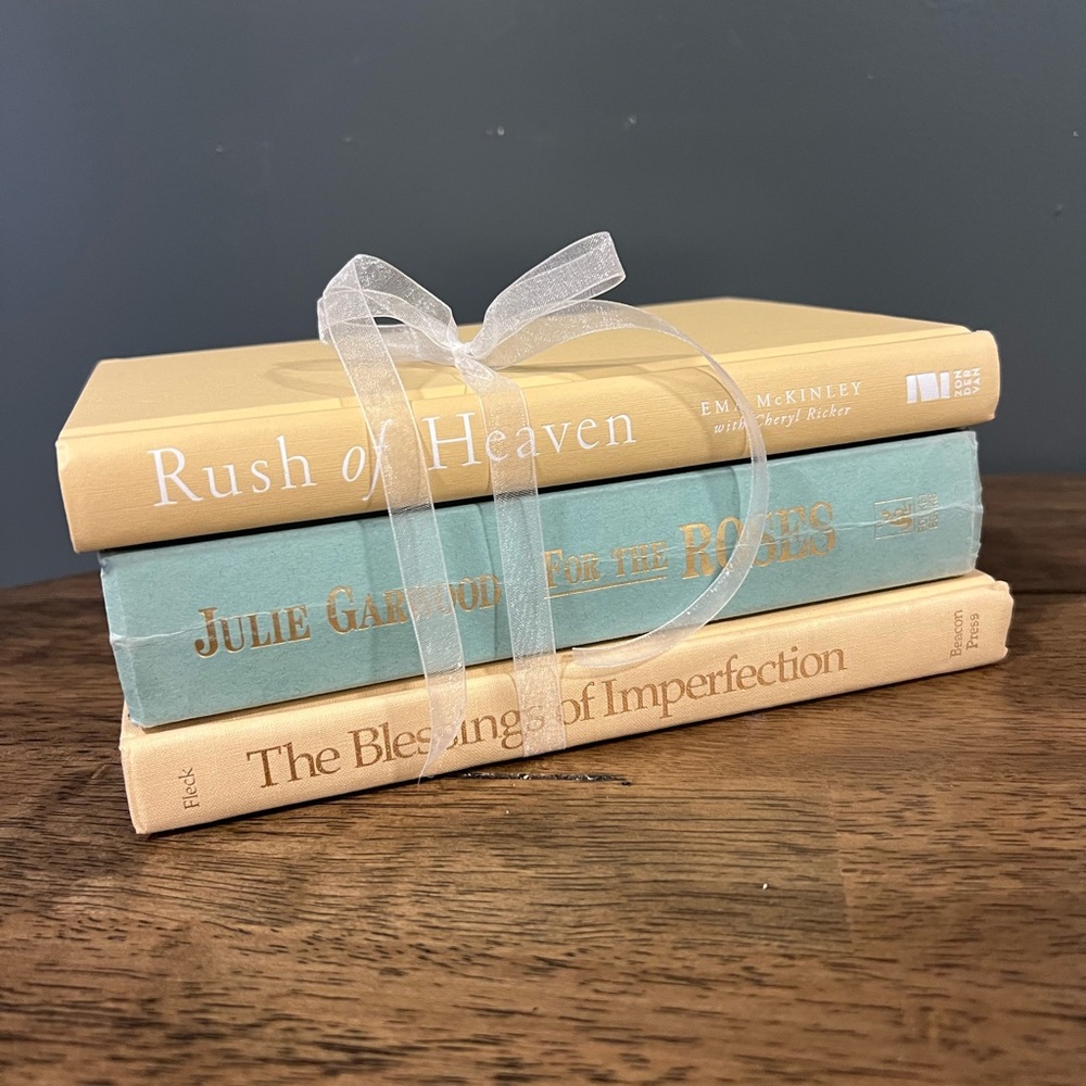 Book‎ Stack pretty shelf styling vignette Cram Aqua shabby chic decor